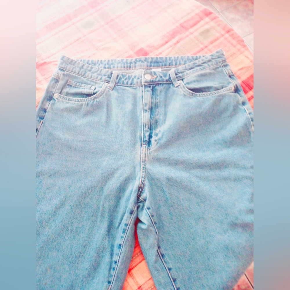H&M &Denim Ultra High Waisted Mom Jeans size 14